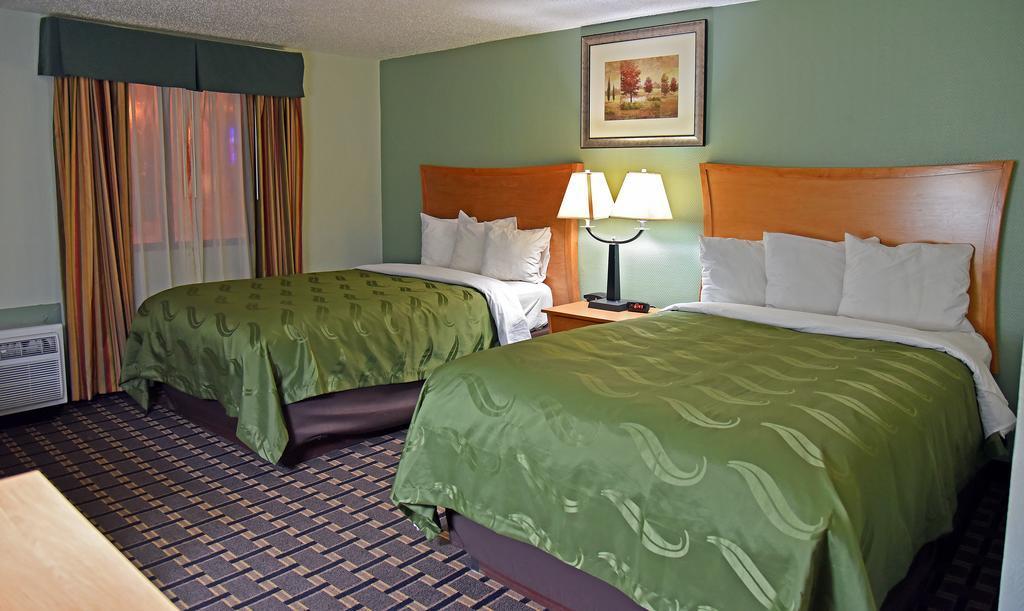 Quality Inn & Suites Near I-480 And I-29 Council Bluffs Kültér fotó