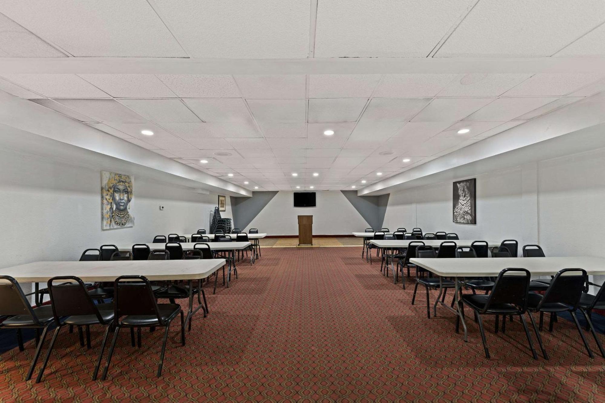 Quality Inn & Suites Near I-480 And I-29 Council Bluffs Kültér fotó