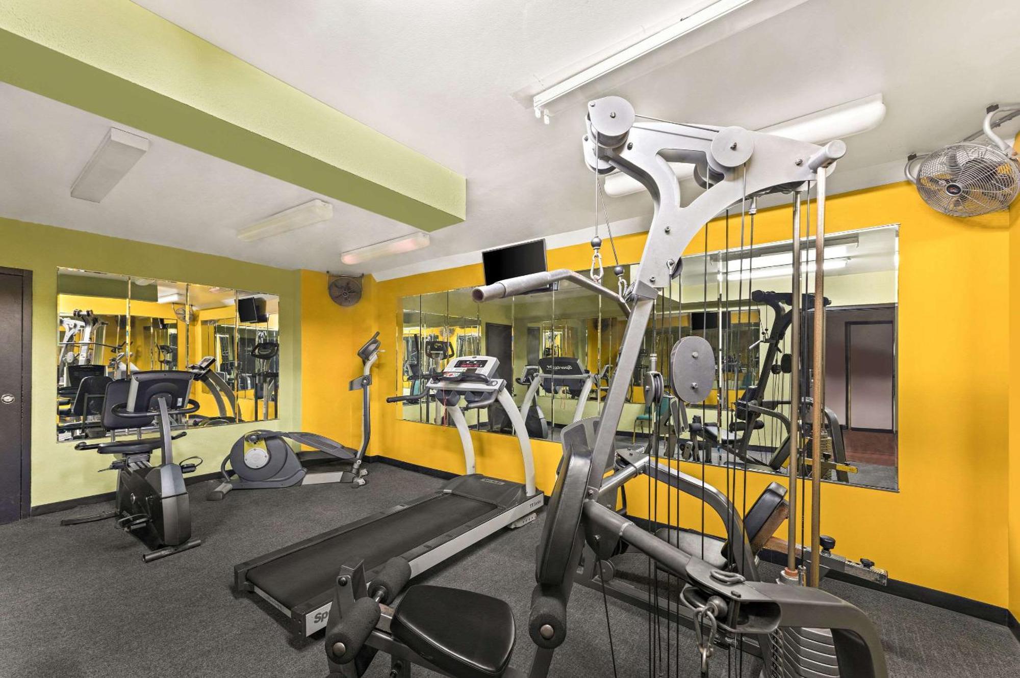 Quality Inn & Suites Near I-480 And I-29 Council Bluffs Kültér fotó