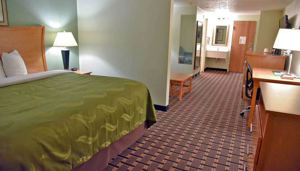 Quality Inn & Suites Near I-480 And I-29 Council Bluffs Kültér fotó