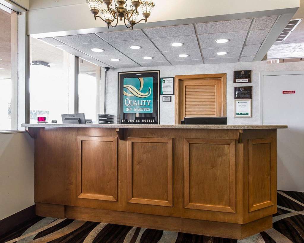 Quality Inn & Suites Near I-480 And I-29 Council Bluffs Beltér fotó